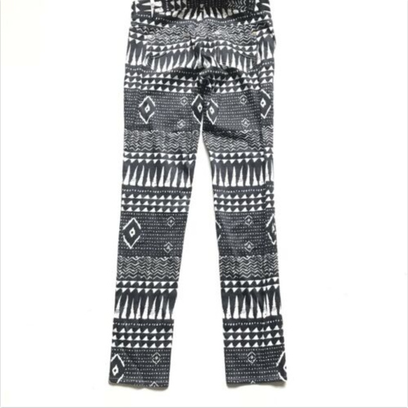 New View Skinny Straight Leg Stretch Pants - Picture 4 of 7